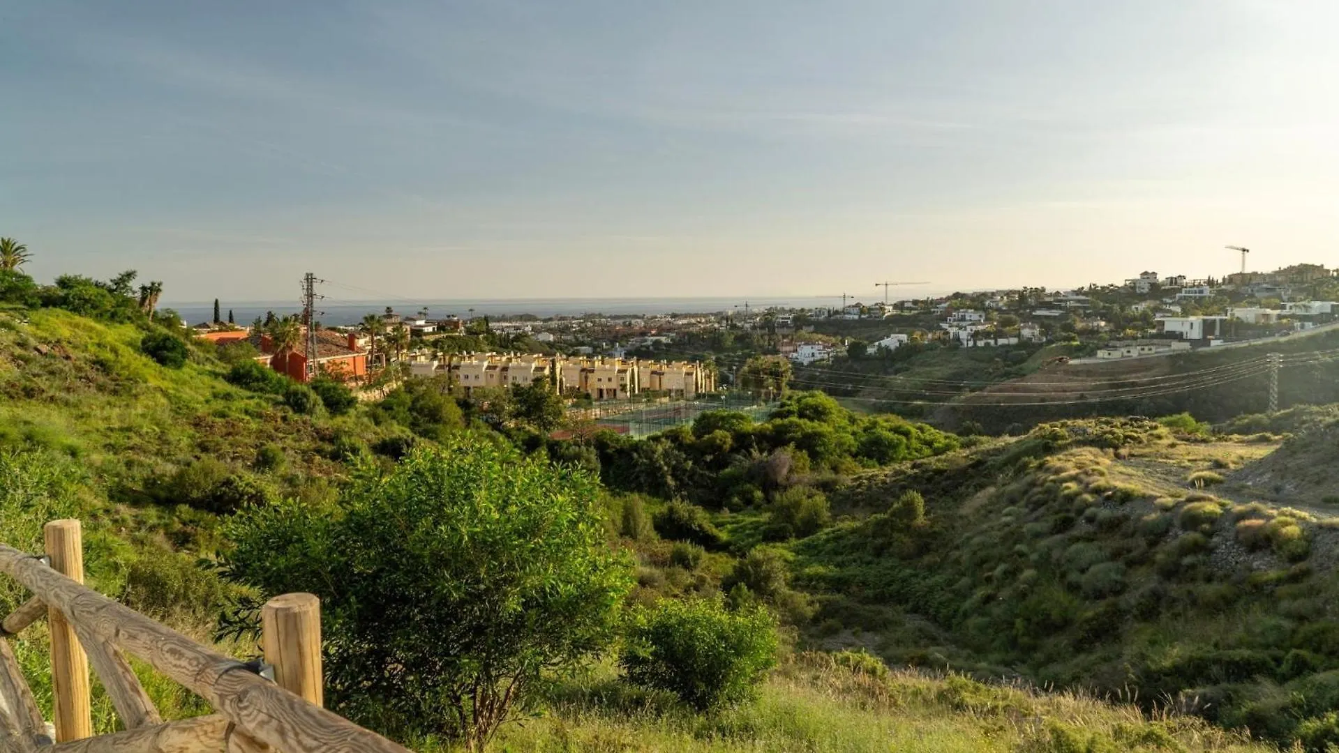 Serene Hideaway, Luxurious 2-Bedroom Penthouse Apartment In The Exclusive Paraiso Pueblo Estepona
