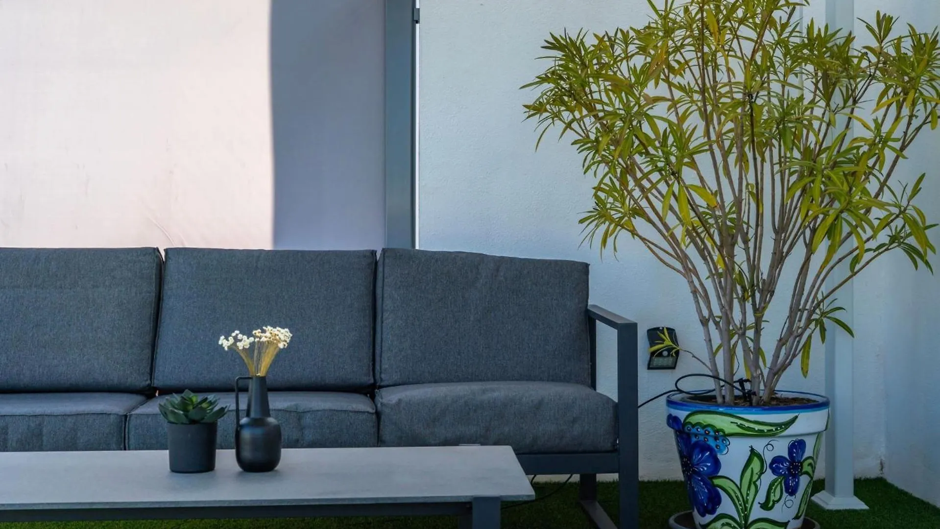 Serene Hideaway, Luxurious 2-Bedroom Penthouse Apartment In The Exclusive Paraiso Pueblo Estepona