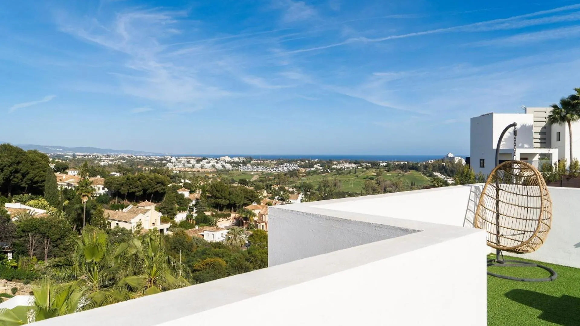 Serene Hideaway, Luxurious 2-Bedroom Penthouse Apartment In The Exclusive Paraiso Pueblo Estepona Spain