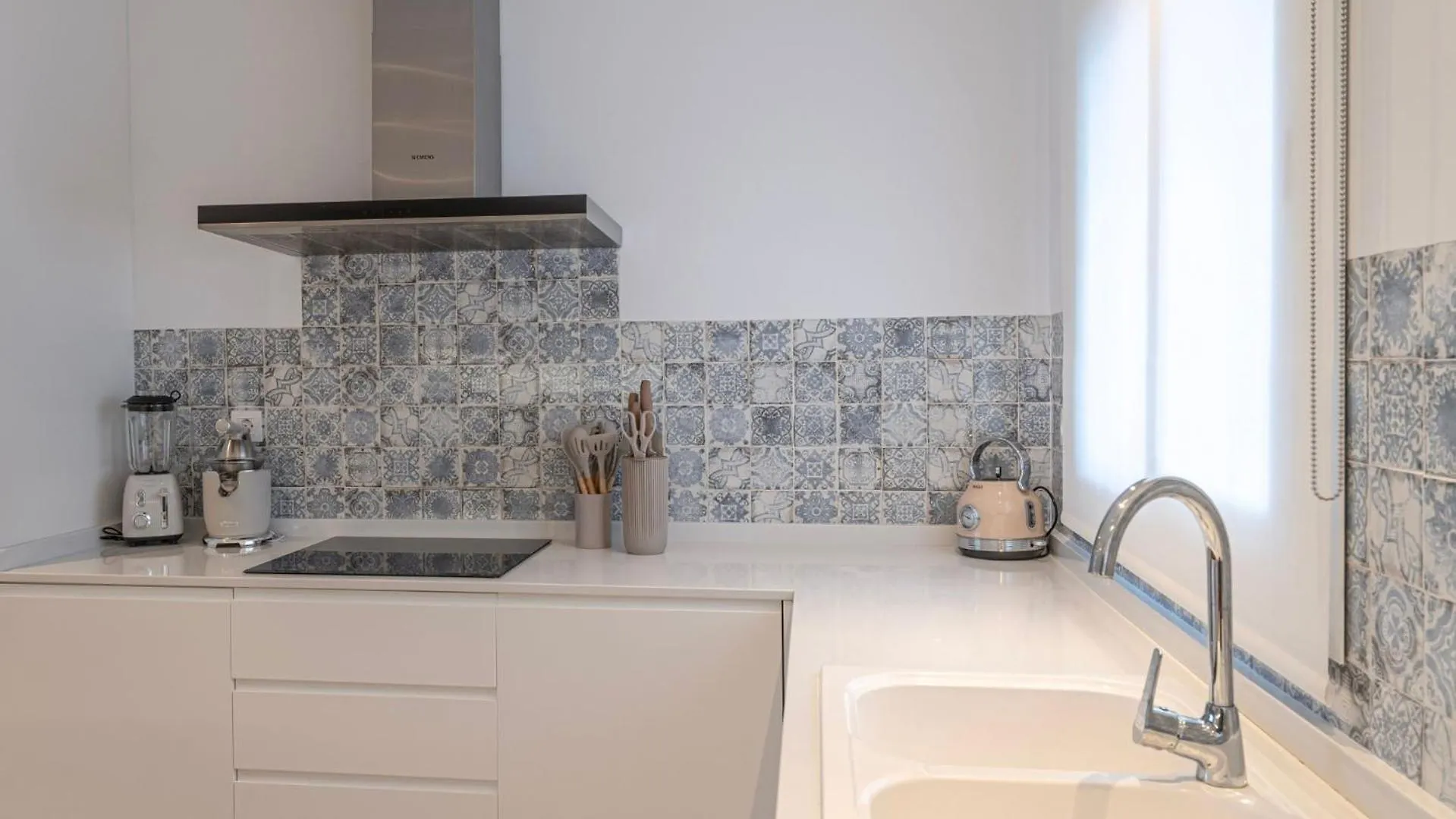 Serene Hideaway, Luxurious 2-Bedroom Penthouse Apartment In The Exclusive Paraiso Pueblo Estepona